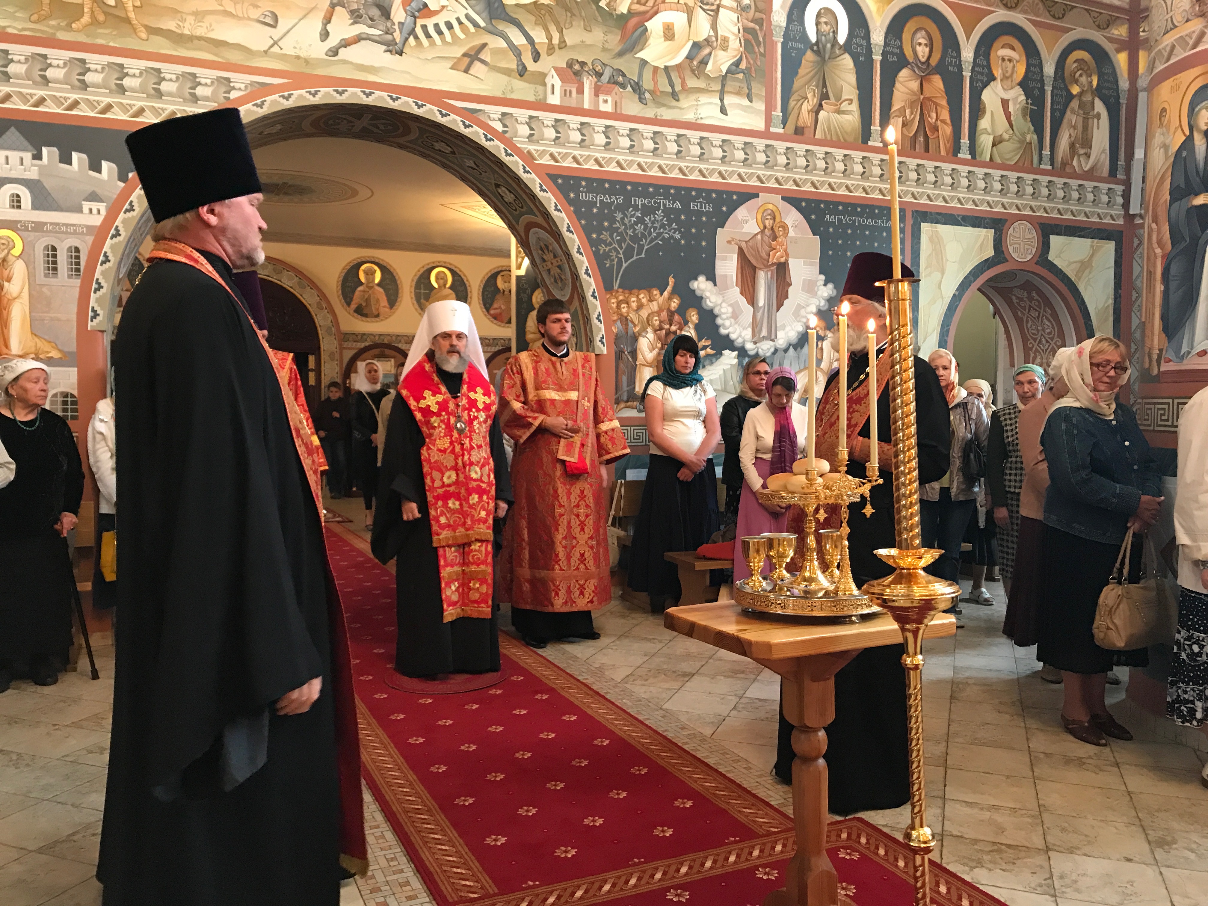 Митрополит Иннокентий возглавил Богослужение в Покрово-Никольском храме
