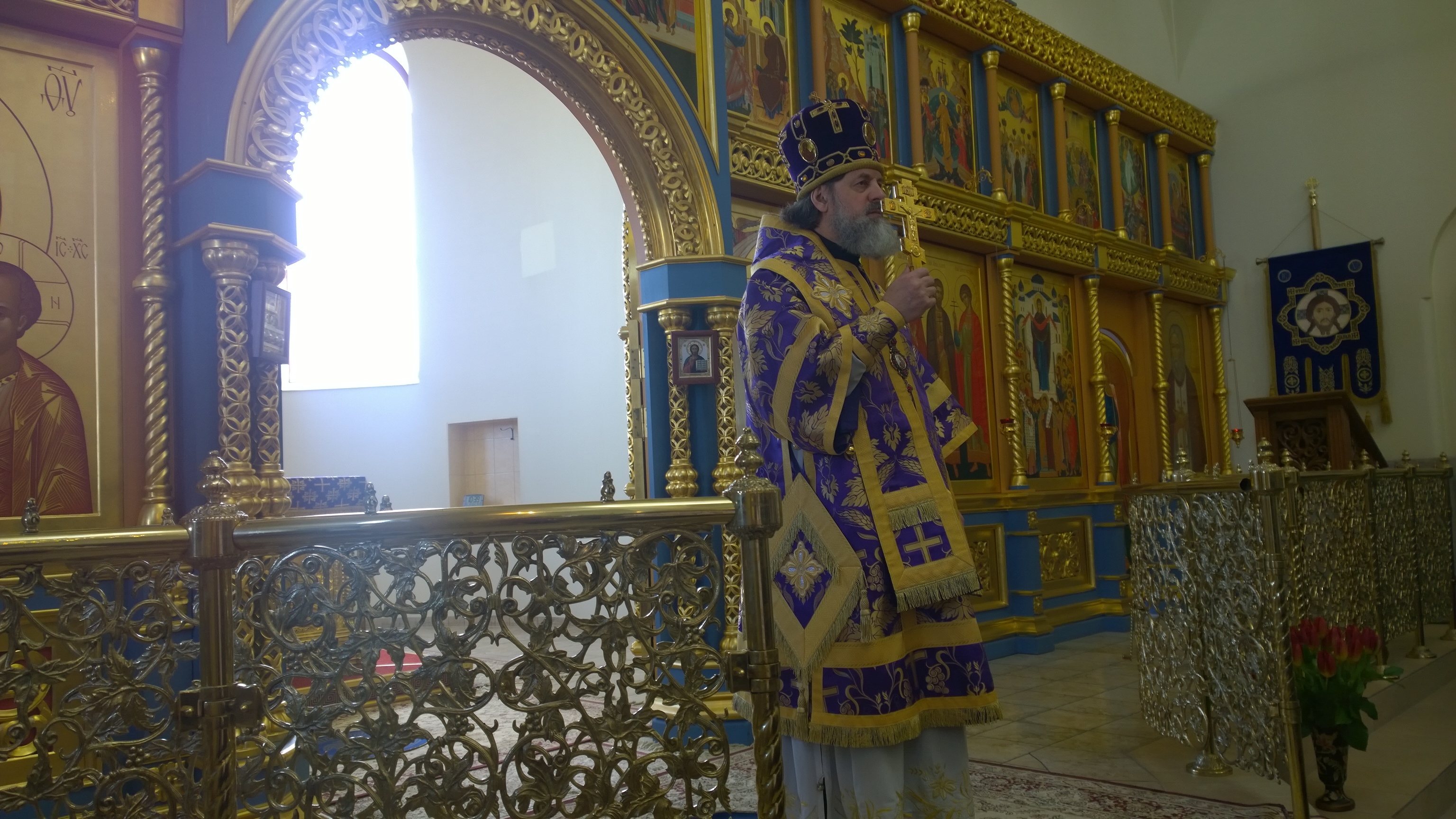 Владыка Иннокентий совершил Литургию в Покрово-Никольском храме